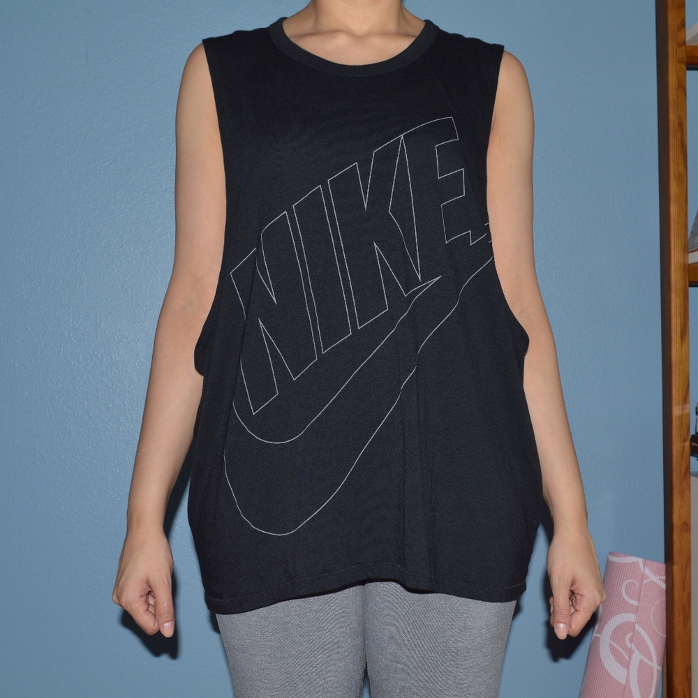 Nike Essential Muscle Tank